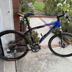 🚵‍♂️ Specialized Rockhopper Comp Mountain Bike – $350