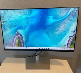 Dell UltraSharp P2722HE 27" Full HD 1080P LED Monitor - Frameless