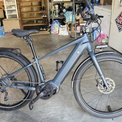 Diamondback Union 2 E-bike With Extra Battery 