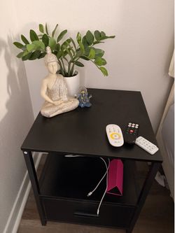 2 Nightstands