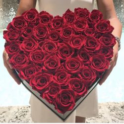 Heart Shaped Box Arrangements For Valentine’s Day