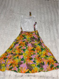 Vestido floral tropical