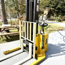 YALE  FORKLIFT  2020.  1700. Hrs