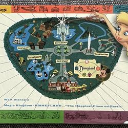 NIB Disney DLR Bears Zeke & Tennessee Mile Long Bar Five Decades of Dining Pin