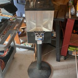 4 U turn Gumball machine