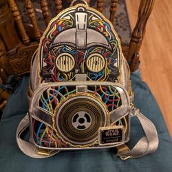Loungefly Star Wars c-3po glow-in-the dark mini backpack