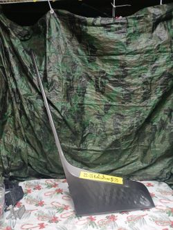 2022-23 kia Carnival Right pillar quarter Panel Molding  (Auto parts)