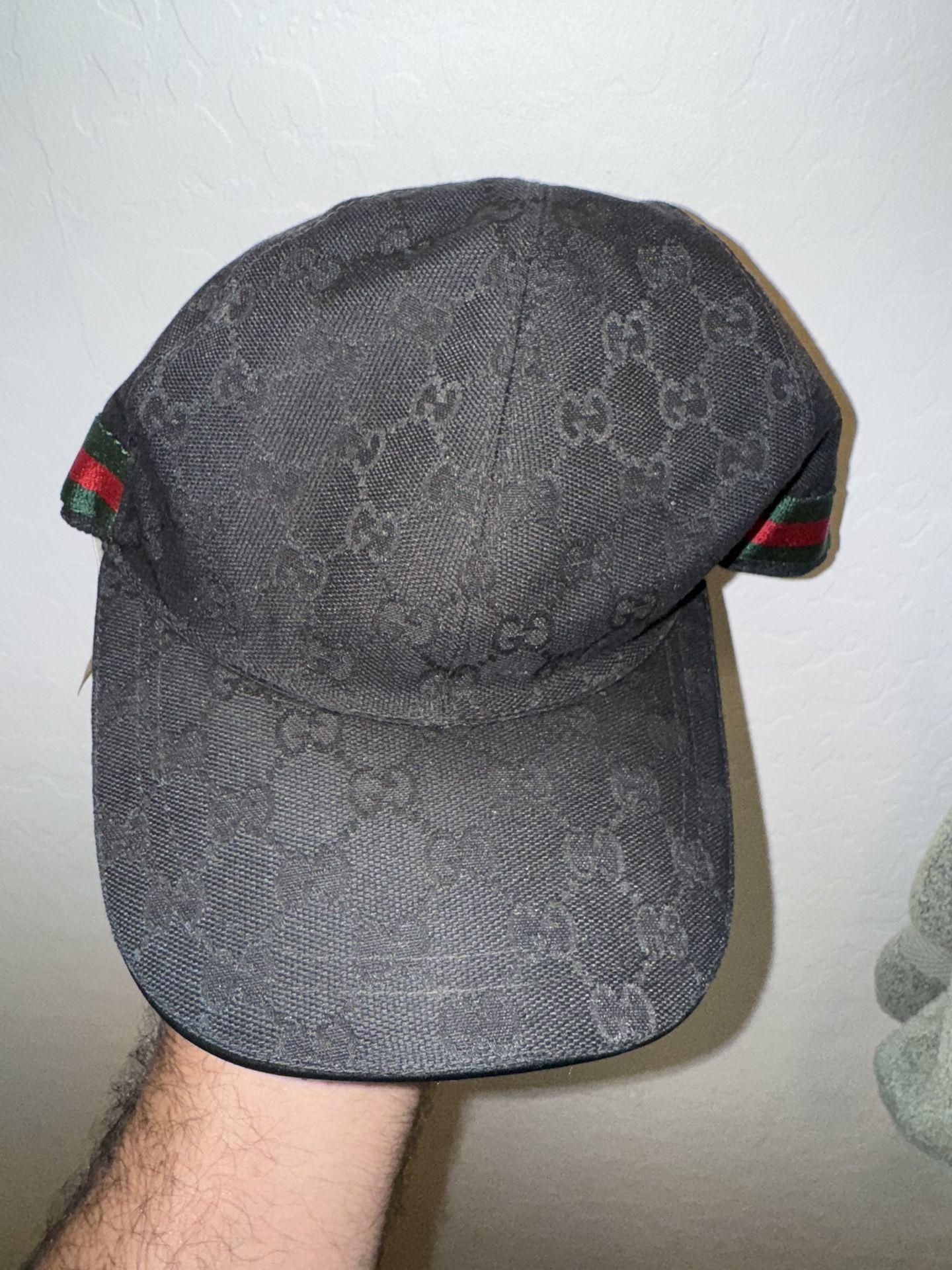 Authentic Black Gucci hat size large 59cm