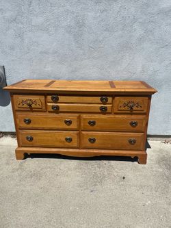7 Drawer Mid Century Maple Dresser by Broyhill