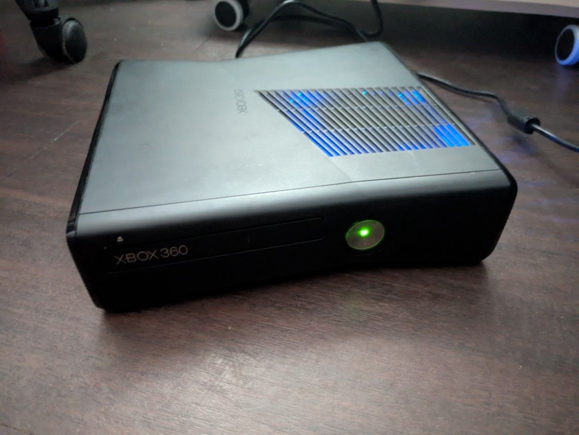 Xbox360 RGH 3 225 games With LED Light for Sale in San Antonio, TX ...