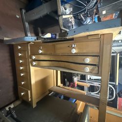 699 Local pick up in Los Angeles California USED HEAVY DUTY JEWELRS BENCH.