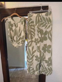 Women’s set size medium regular wide legs