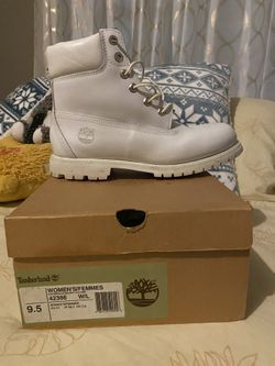 Women’s All White Timberland Boots - Sz 9.5