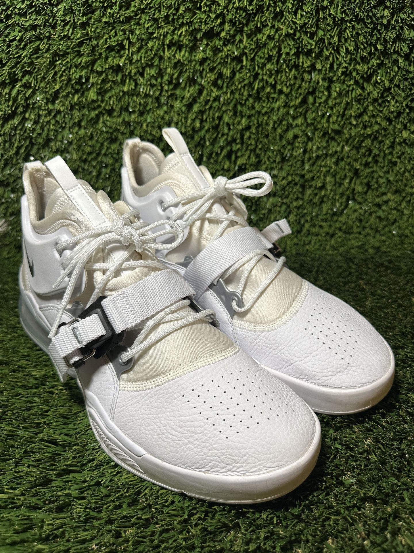 Nike Air Force 270 Sneakers Mens Size 12 White Metallic Silver AH6772-100 Shoes