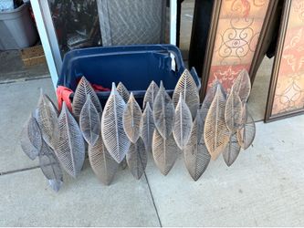 Set a two metal leaf wall decor