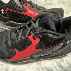 Kids Youth Size 3 Under Armour Shoes
