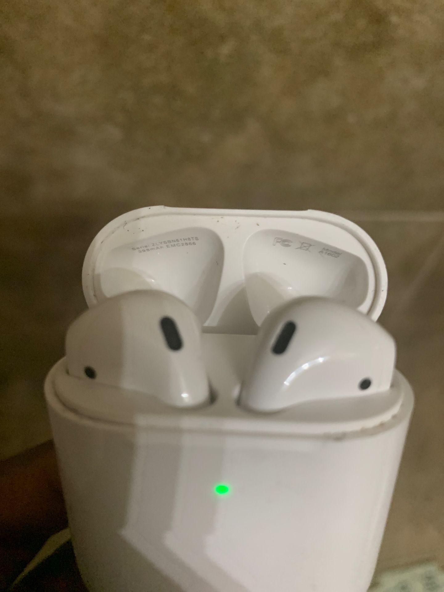 AirPods