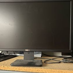 2 Dell Computer Screens With Dual Stand 