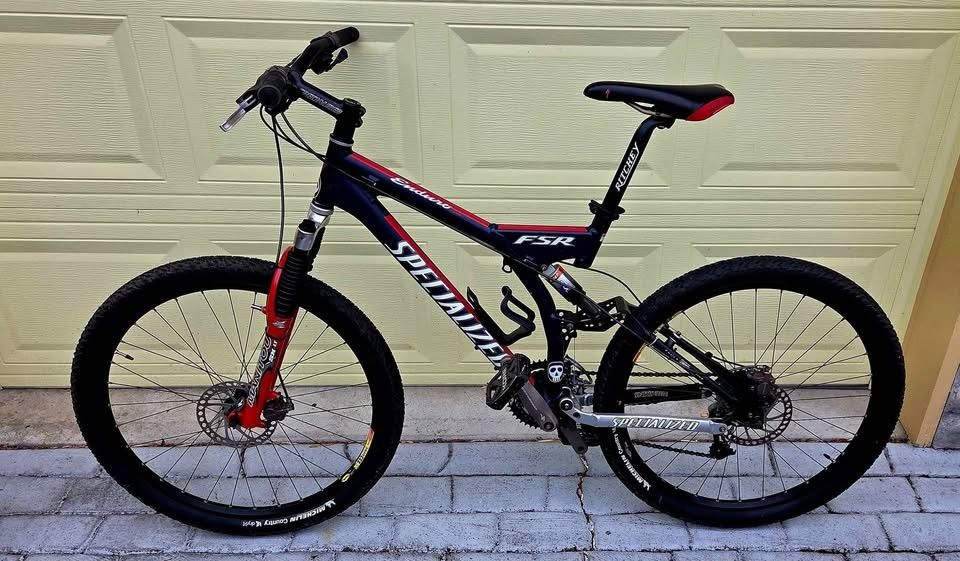 Specialized Enduro FSR full suspension. PRE 2000