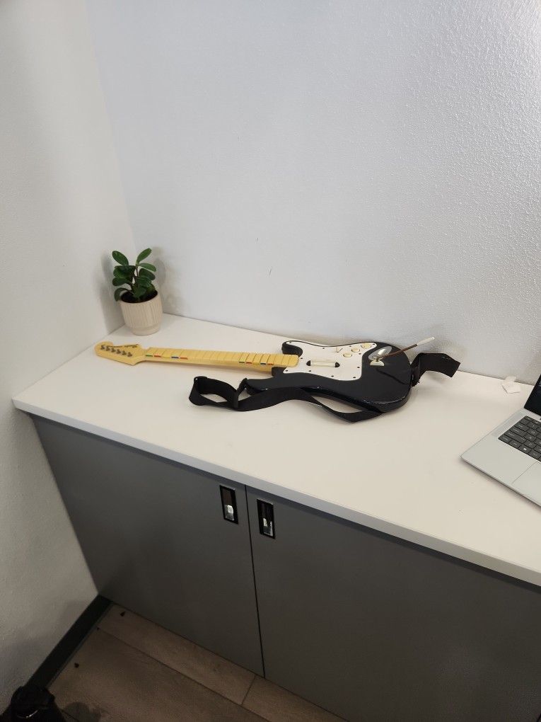 PS3 Rock Band Fender Stratocaster Guitar 822151