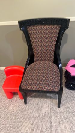 Dining chairs quantity 2