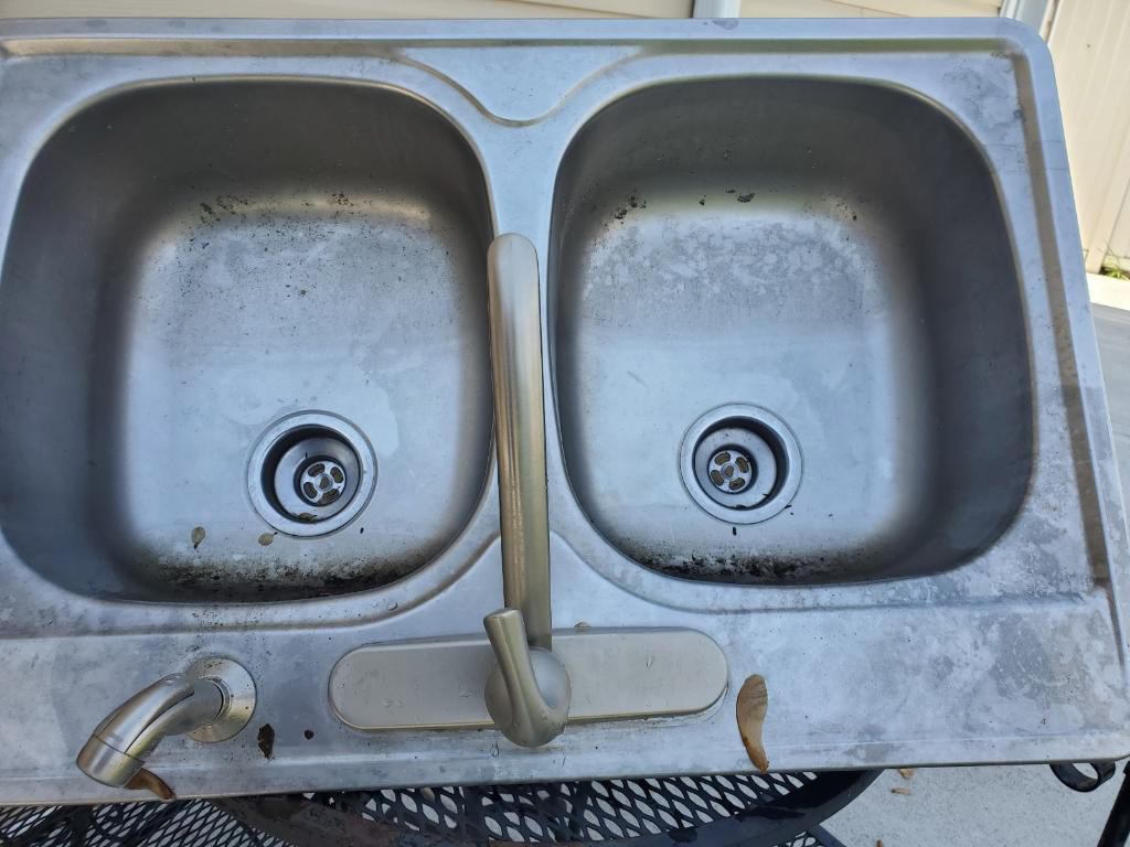 Good condition steel kitchen sink