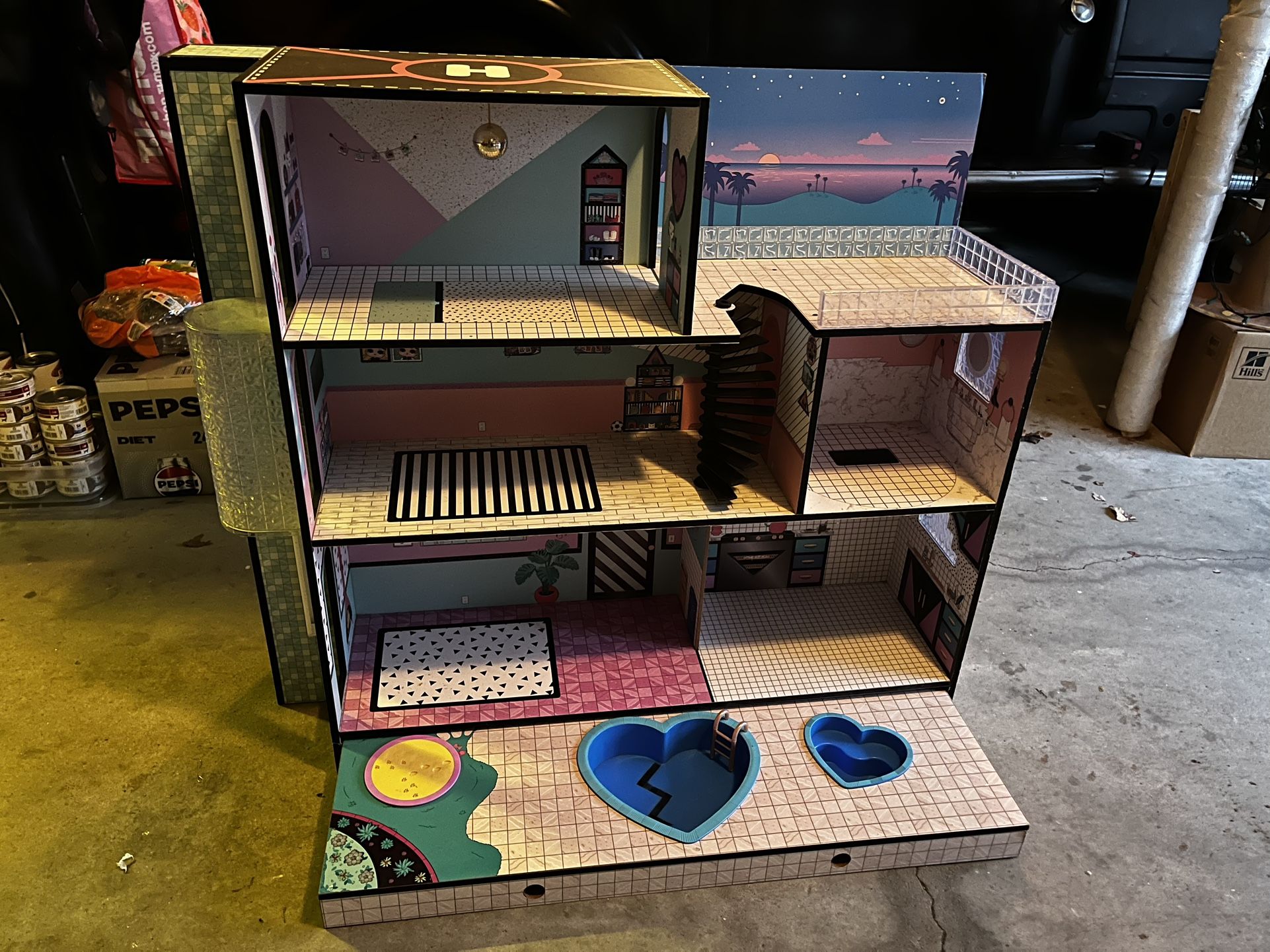 LOL OMG Dollhouse