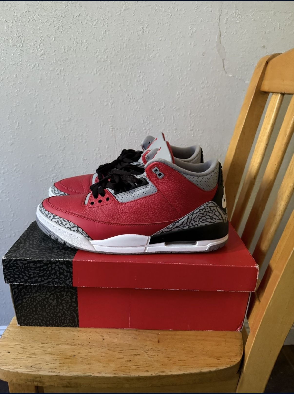 AIR JORDAN 3 RETRO SE Fire Red/ Fire Red - Cement Grey Size 13 Men's