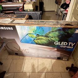 65” QLED Q8C Curved Tv