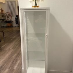 Display/storage cabinet