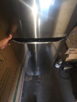 Used 5ft LG chrome fridge