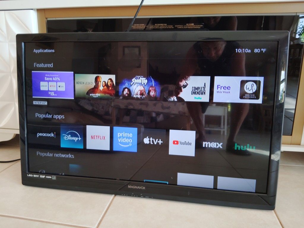 Magnavox 32 Inch HD Flat Screen TV. Excellent. No Remote 