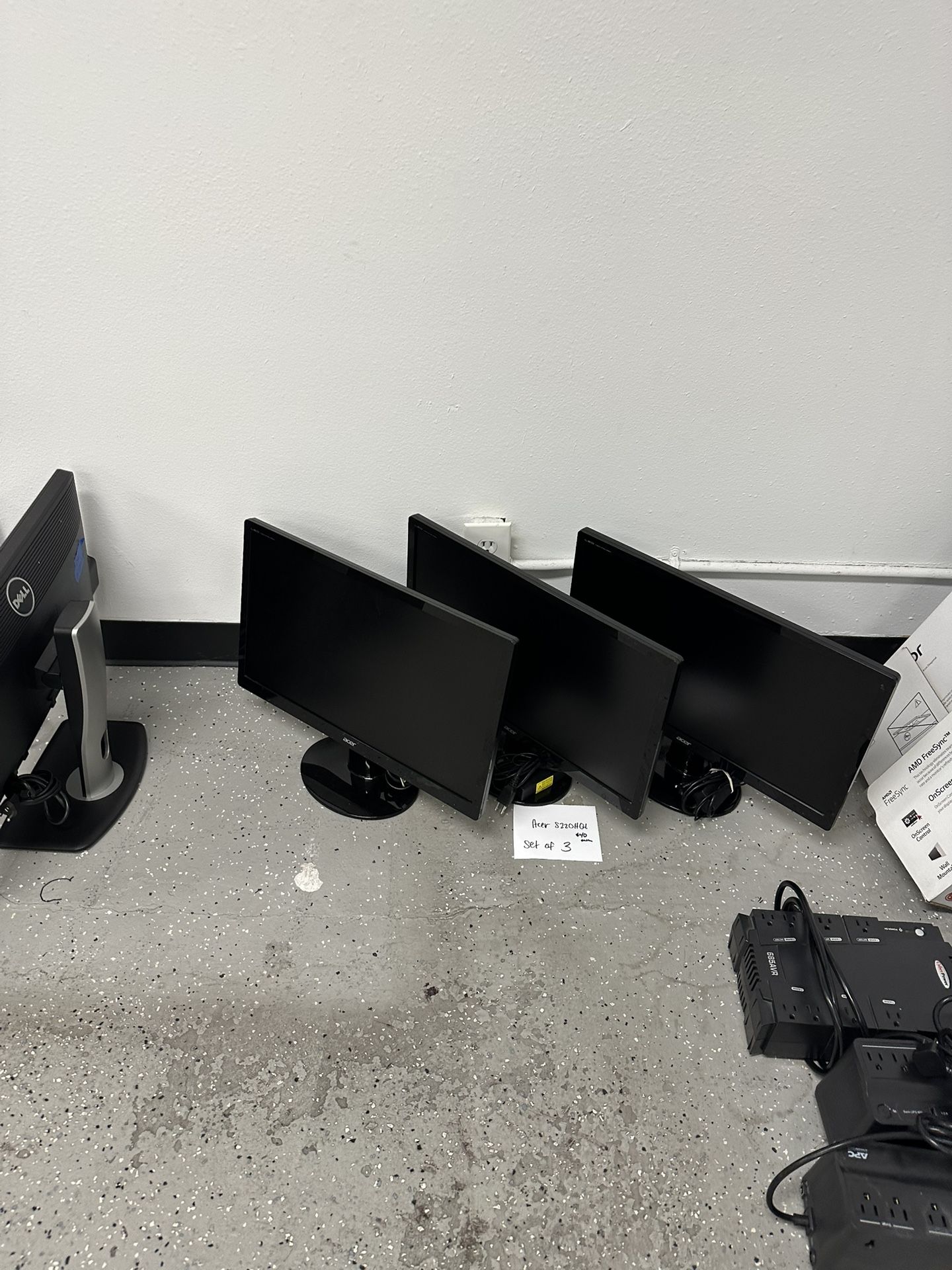 Computer Monitors - Going Out Of Business!
