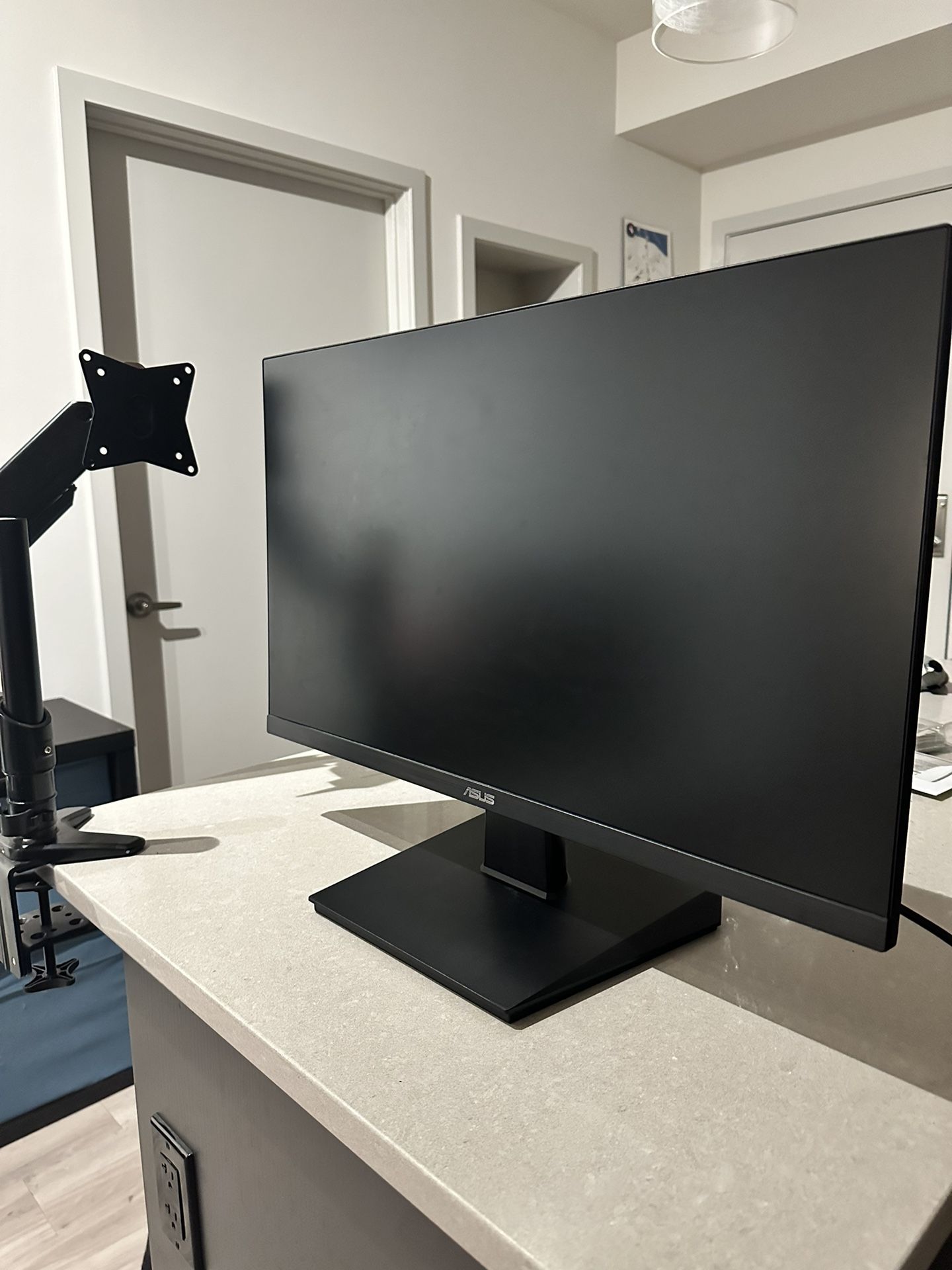Asus Monitor 27” (68.6 cm) VA27E