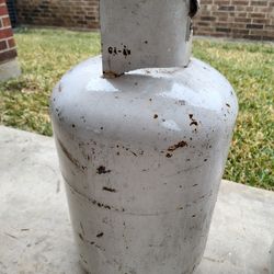 35 LB Full Propane Tank 