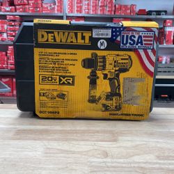 DEWALT 20V MAX XR Cordless Brushless 3-Speed 1/2 in. Hammer Drill with (2) 20V 5.0Ah Batteries and Charger