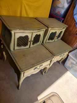2 vintage side  Tables.. they need some love