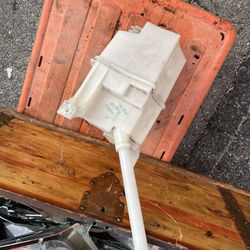 2017-2021 NISSAN ROGUE FRONT WINDSHIELD WASHER FLUID RESERVOIR Bottle Tank Oem 