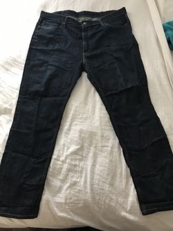 MENS LEVI JEANS 42x32