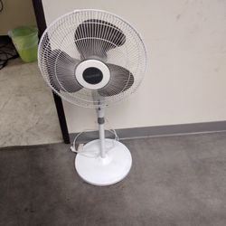 Holmes Standing Fan