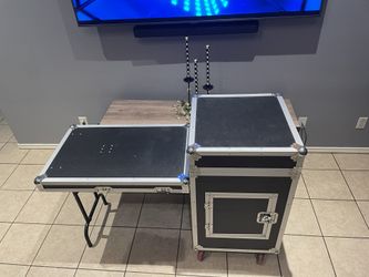 PROFESSIONAL DJ TABLE AND RACK !!!