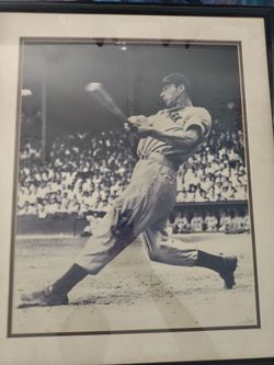 Joe Dimaggio (unsigned but certified) obo