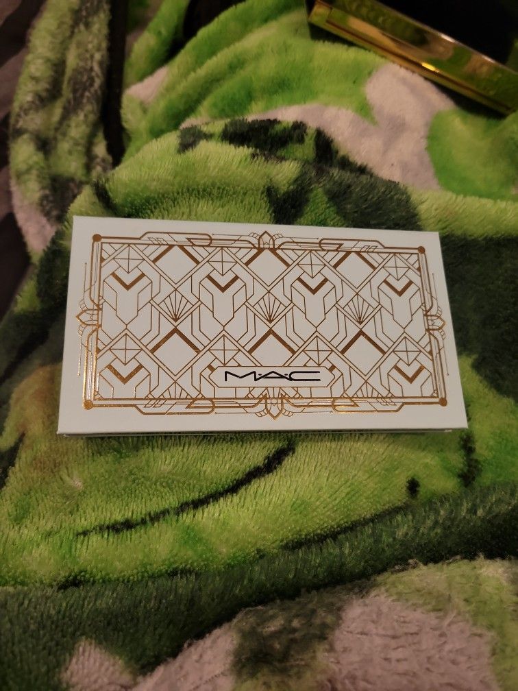 Mac Eyeshadow Pallette 