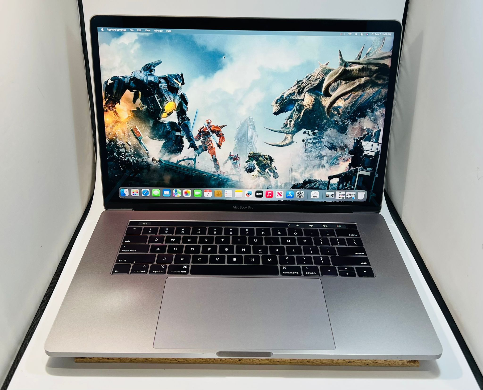 MacBook本体 MacBook Pro 15in 2019 Core i9 16GB/500GB Apple MacBook Pro Laptop, 15.4