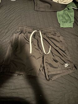 Black Nike shorts ( size small)