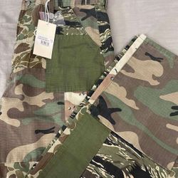 Mnml Baggy Camo Pants size 33