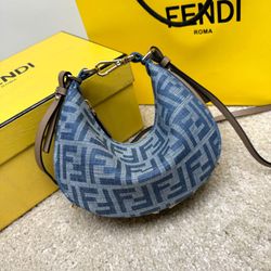 Fashionable women's shoulder bag