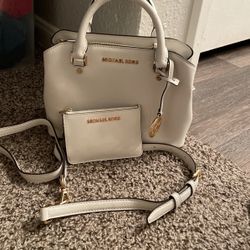 Michael Kors Purse And Wallet 