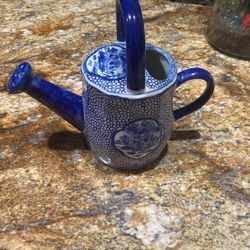 Beautiful  Blue Willow  Glass Water Decanter 