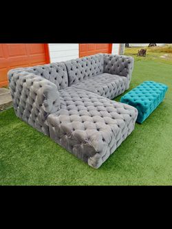 Gray Velvet Tufted Sectional Sofa with Chaise